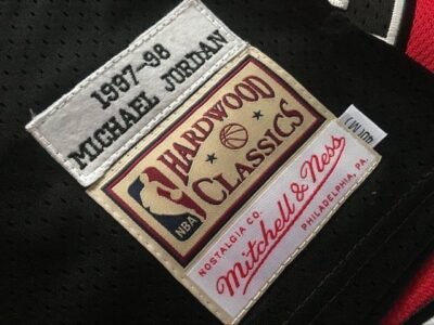 chicago bulls 1997 98 black jordan vintage 1 01.jpg