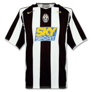 juventus fc 2004 05 home retro 1 1.jpg
